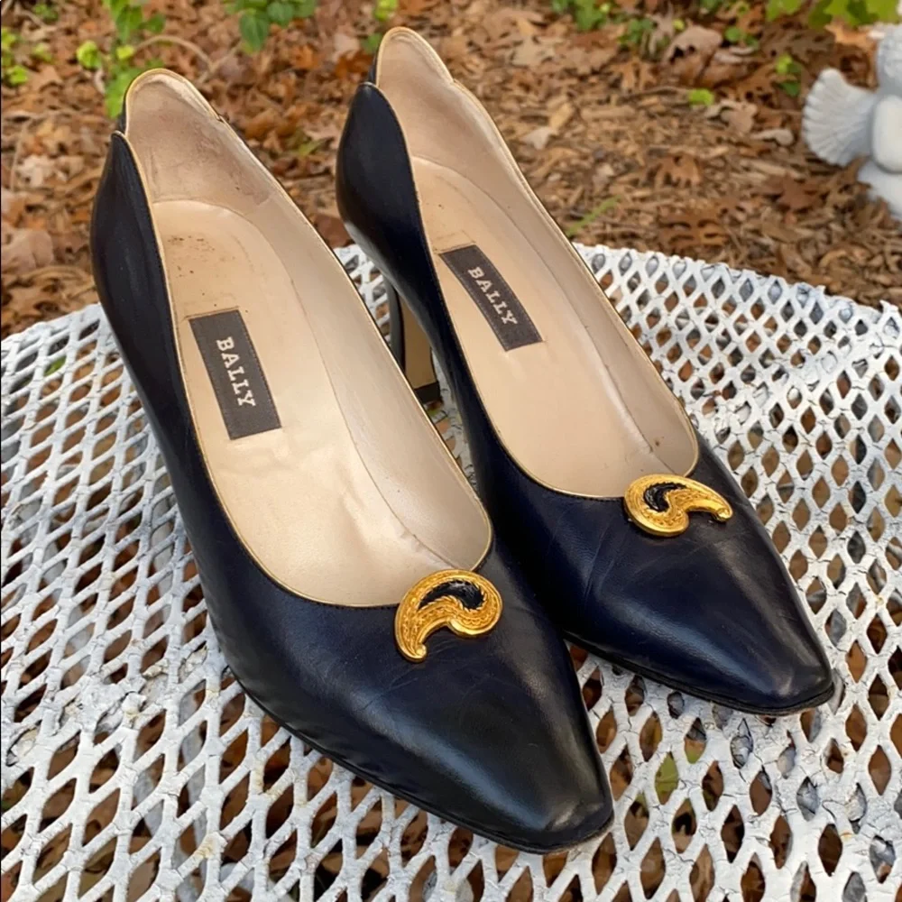 Vintage Bally Navy Blue Leather Made in Italy Heels